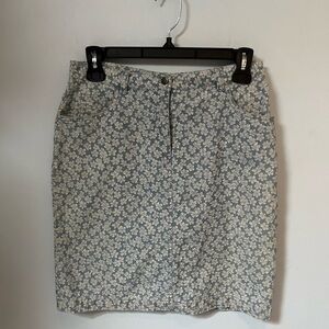 Floral‎ Blue and White Skirt | Women's 4